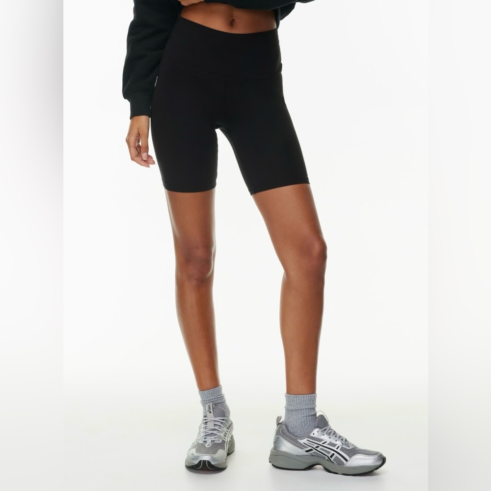 Aritzia High-waisted bike shorts
